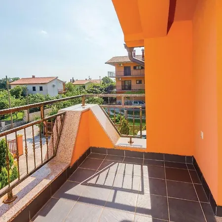 Apartment Three-bedroom In Labin *