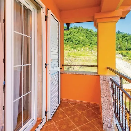 Three-bedroom In Labin Apartment *
