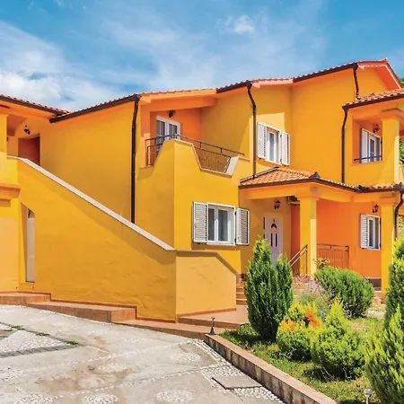 Three-bedroom In Labin *